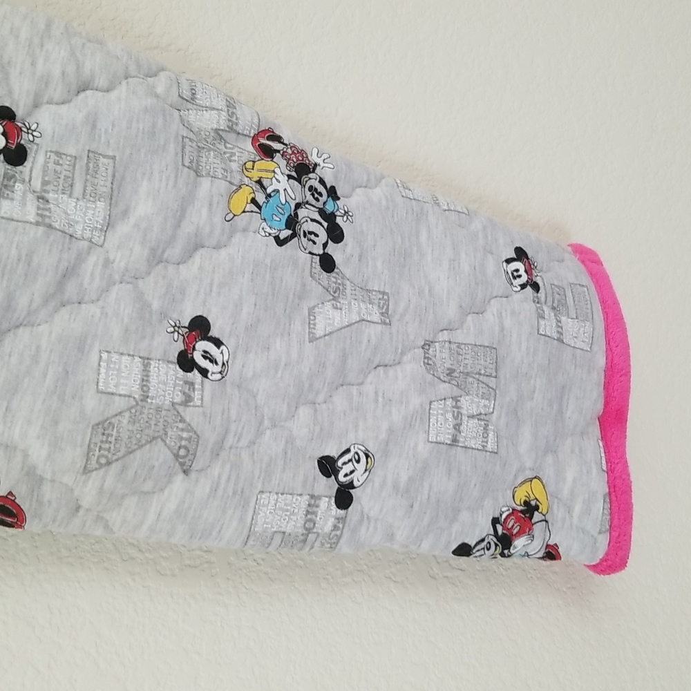 Women's Gray and Pink Quilted Pajama Set - Picture 6 of 9